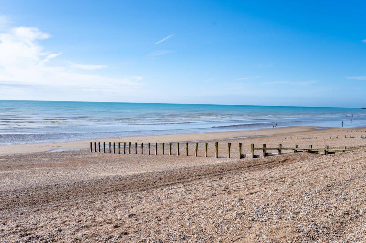 Escape To Paradise At Pevensey Bay Holiday Park 13 Woodland Walk Villa Exterior foto
